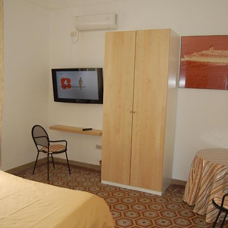 Arena Alfieri B&B Livorno Phòng bức ảnh