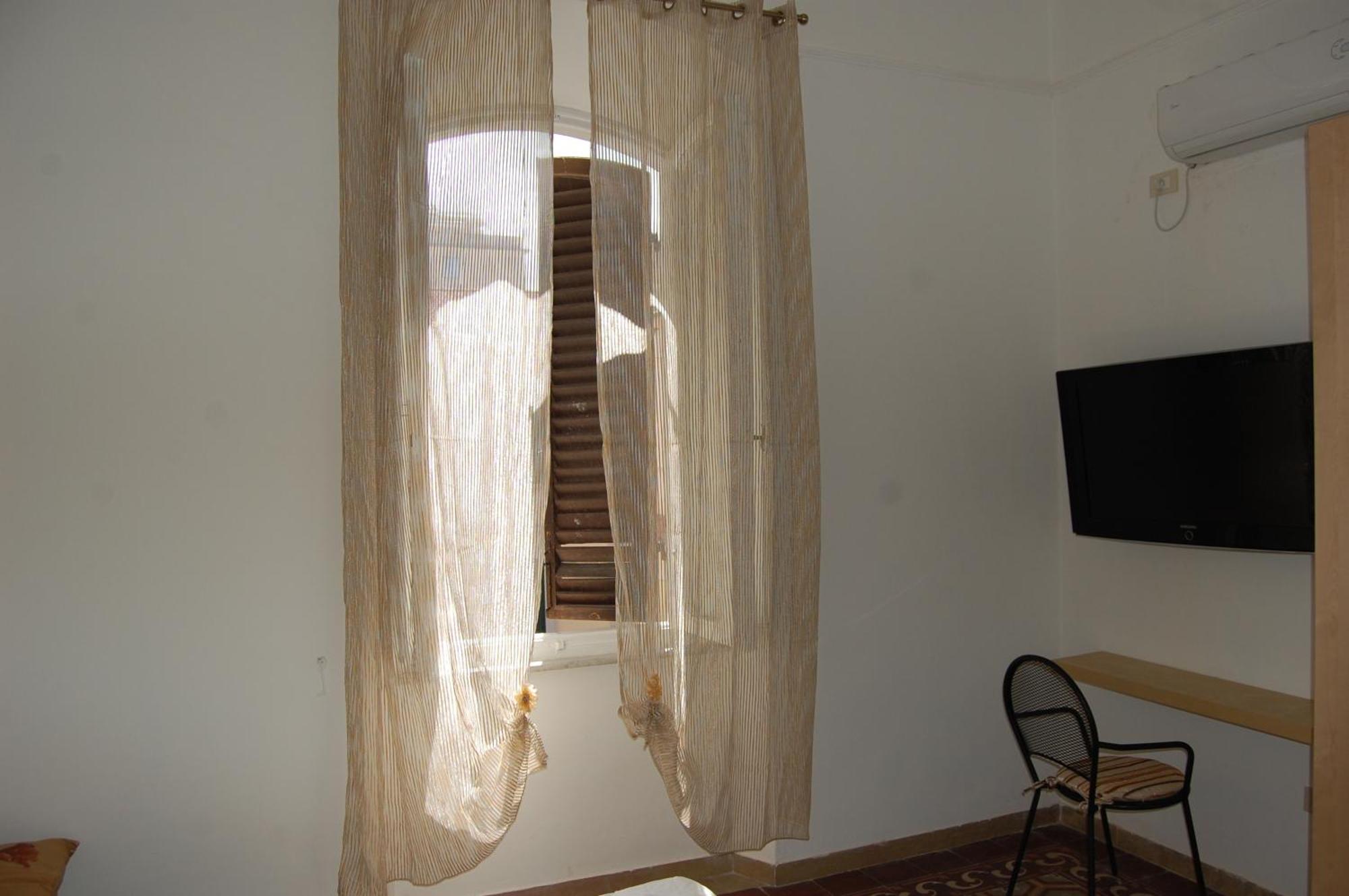 Arena Alfieri B&B Livorno Phòng bức ảnh
